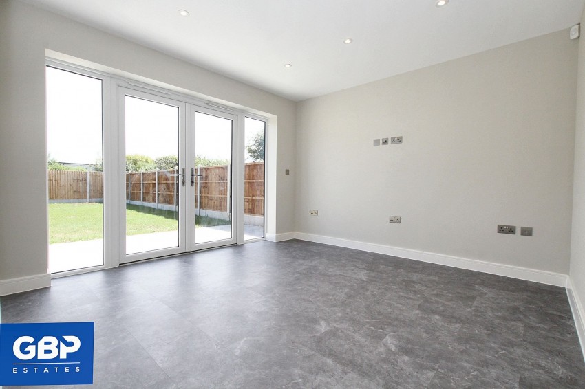 Images for Room 5, Stanford Le-Hope, SS17