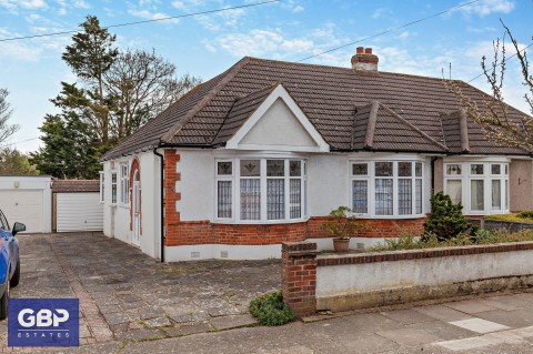 View Full Details for Cedric Avenue, Romford, RM1