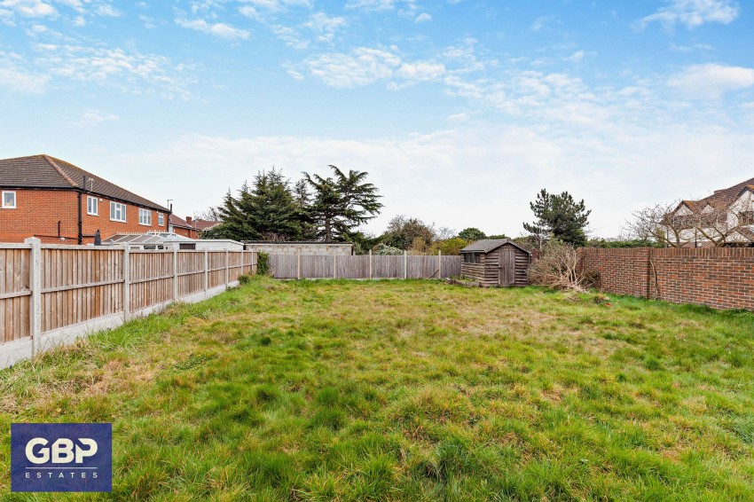 Images for Pettits Lane, Romford, RM1