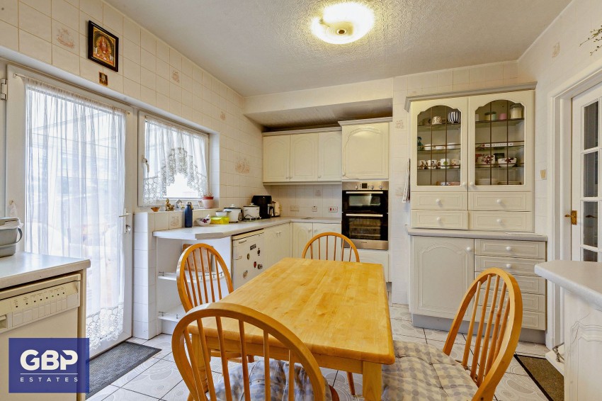 Images for Pettits Lane, Romford, RM1
