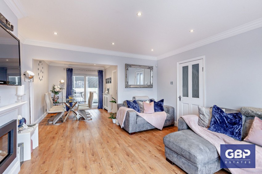 Images for Pettits Lane North, Romford, RM1