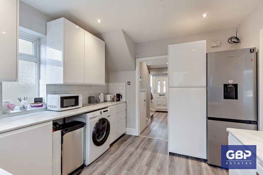 Images for Pettits Lane North, Romford, RM1