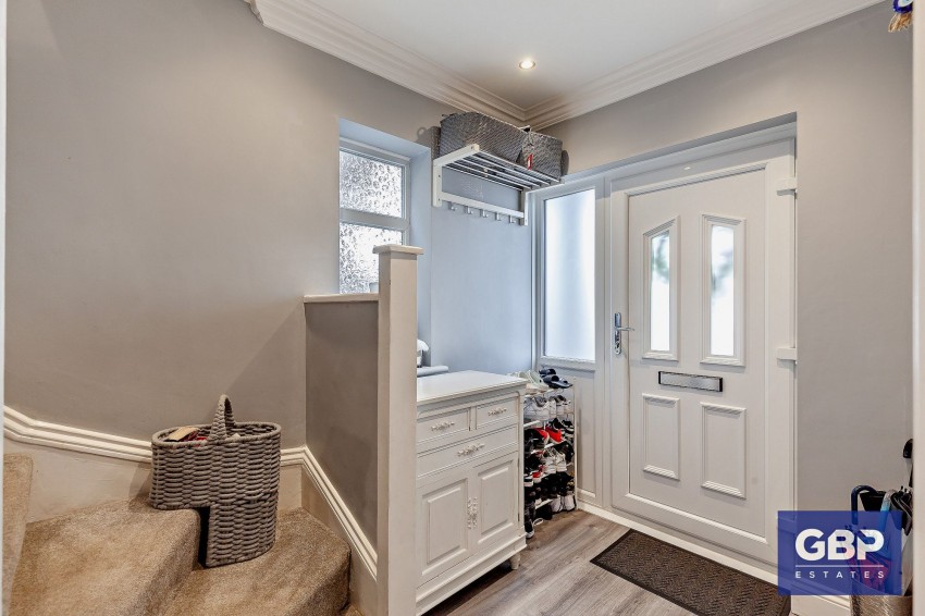 Images for Pettits Lane North, Romford, RM1