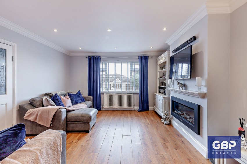 Images for Pettits Lane North, Romford, RM1