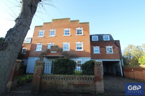 View Full Details for Cranham Road, Lords Court, RM11