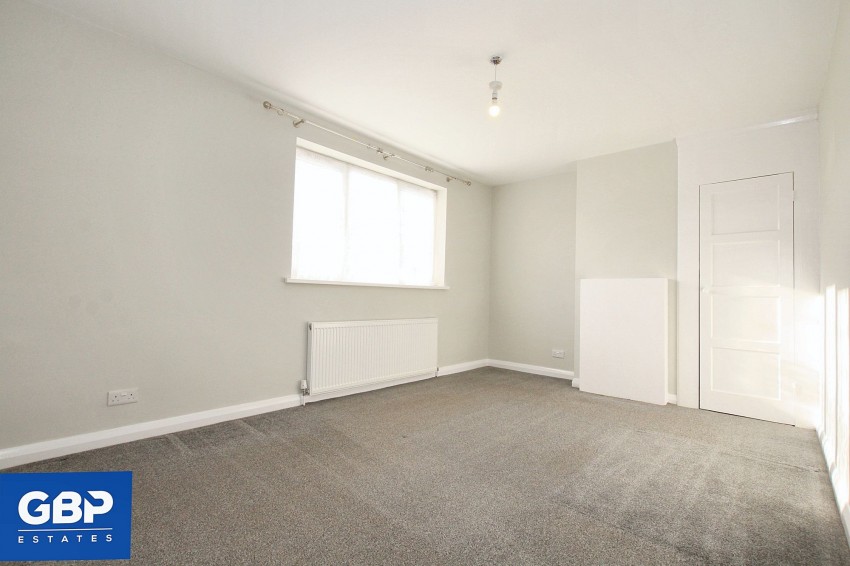 Images for Thorntons Farm Avenue, Romford, RM7