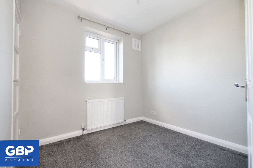 Images for Thorntons Farm Avenue, Romford, RM7