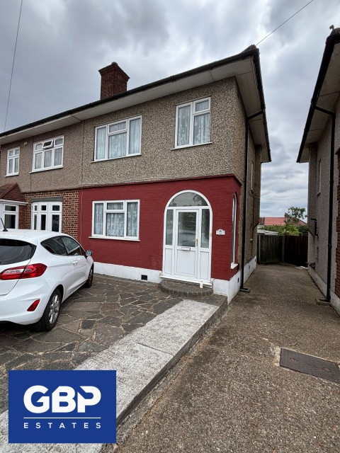 View Full Details for Lowshoe Lane, Romford, RM5
