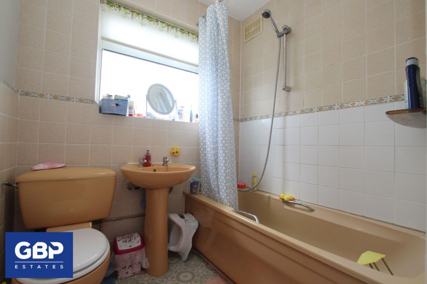 Images for Lowshoe Lane, Romford, RM5