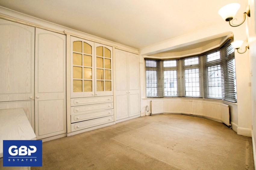 Images for Kenwood Gardens, Ilford, IG2