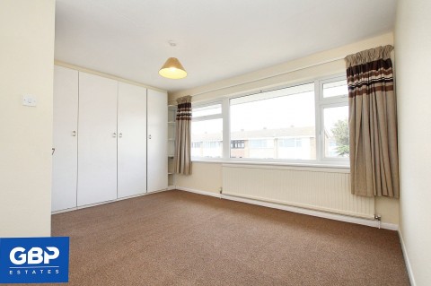 View Full Details for Cowdray Way, Hornchurch, RM12