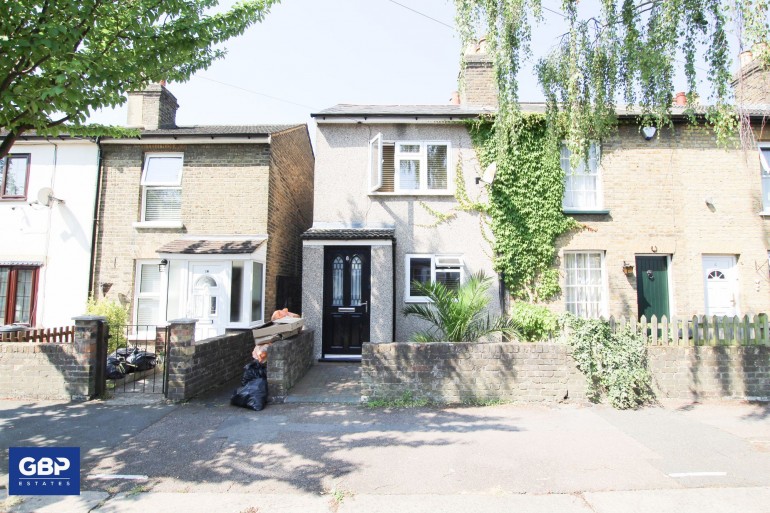 Shakespeare Road, Romford, RM1