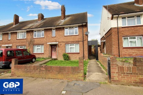 View Full Details for Chelmsford Avenue, Romford, RM5
