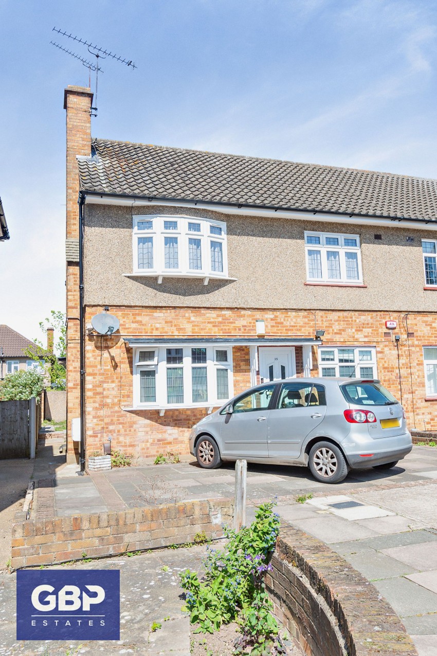 Images for Chalforde Gardens, Romford, RM2