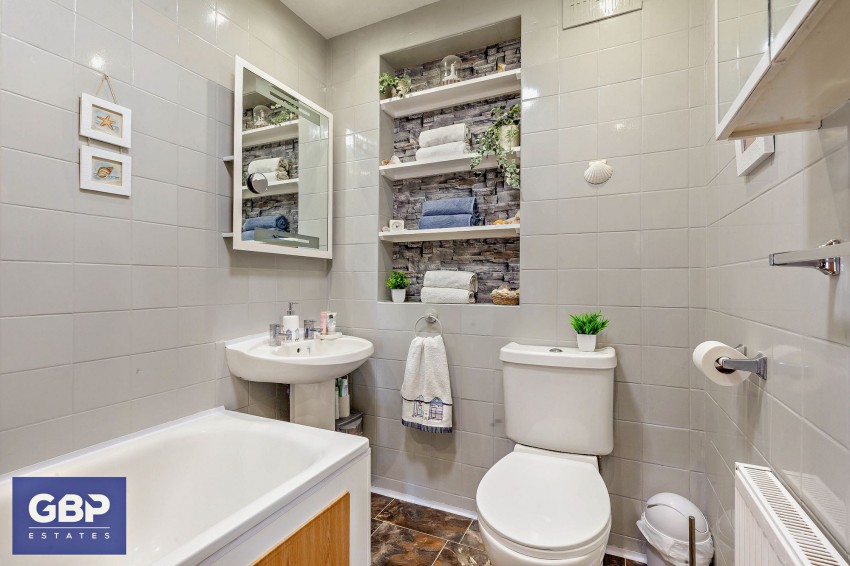 Images for Lawns Way, Romford, RM5