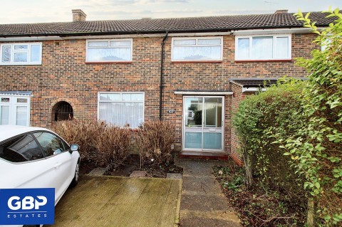 View Full Details for Camborne Avenue, Romford, RM3